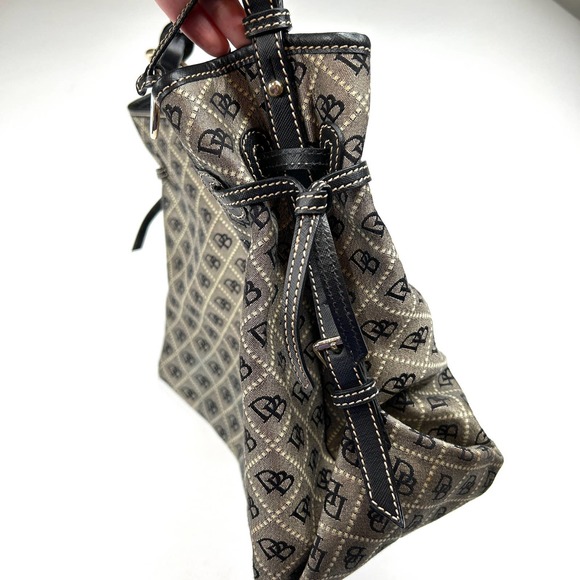 Dooney & Bourke | Dark Grey Signature Shoulder Bag Large - Picture 4 of 10